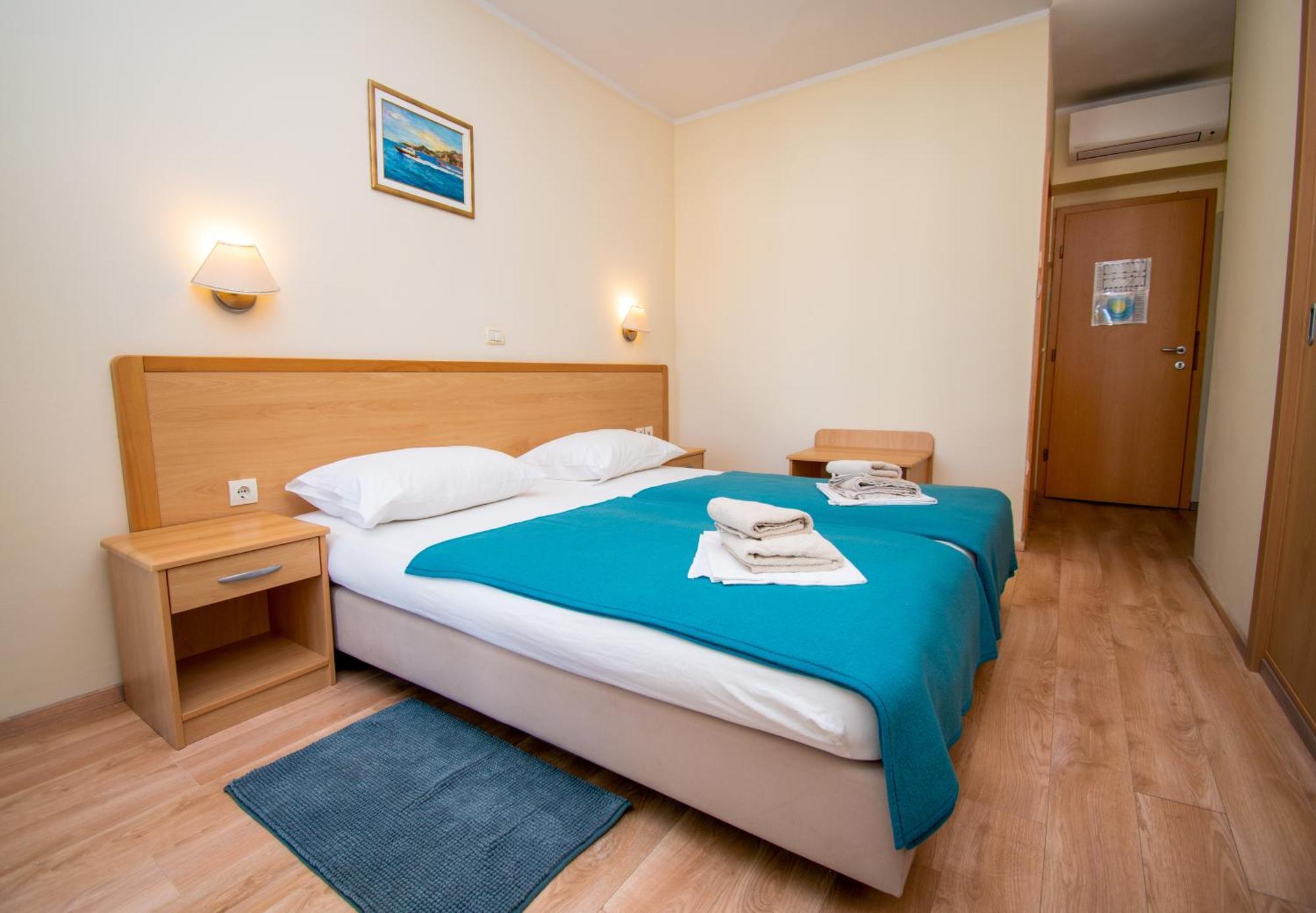Centinera Hotel 3*